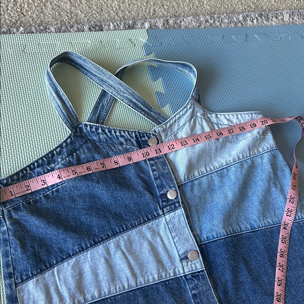GAP Sleeveless Patchwork Denim Midi Dress in Light and Medium Blue - Picture 4 of 10